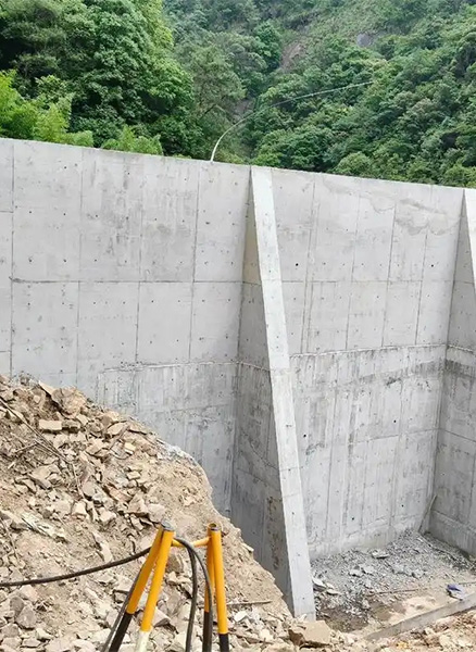 济南济阳区重力式挡土墙